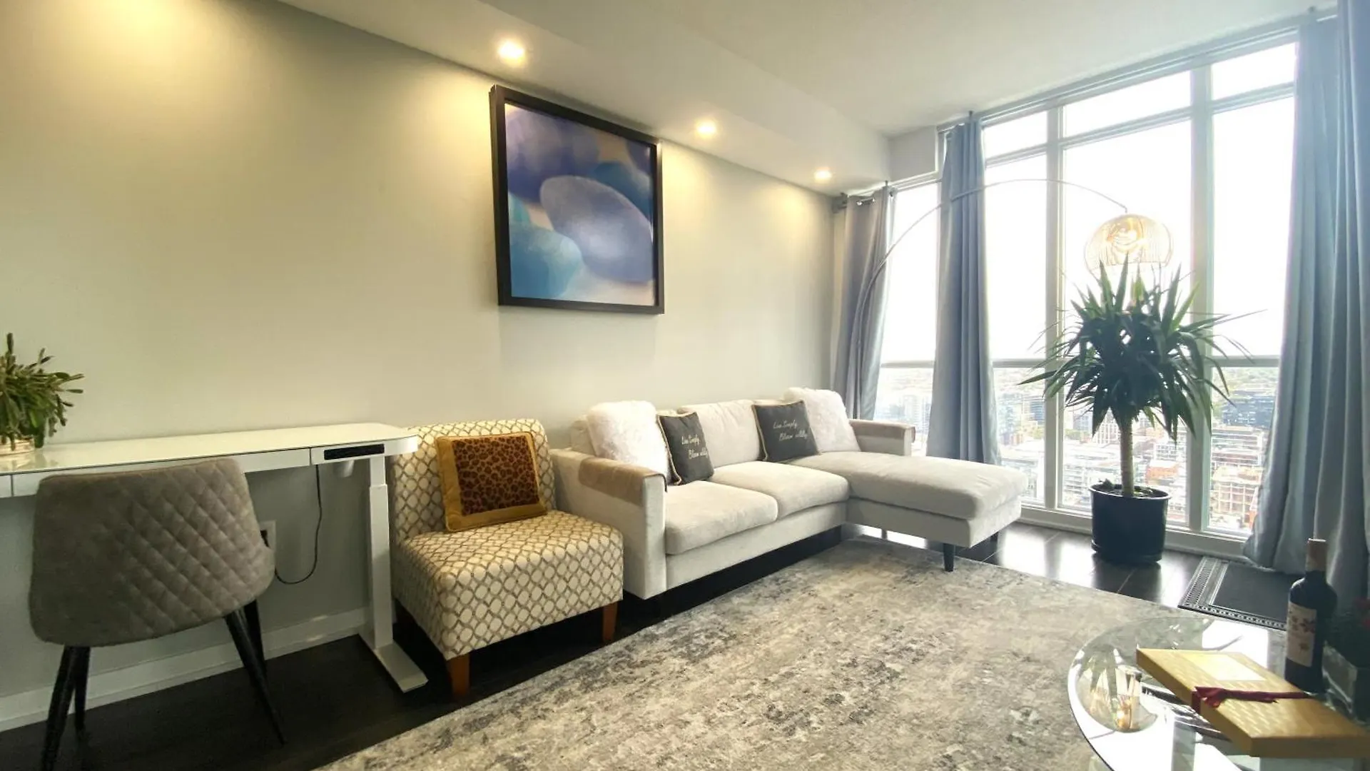 Tvhr - Luxury Condos In Heart Of Downtown Toronto Kanada