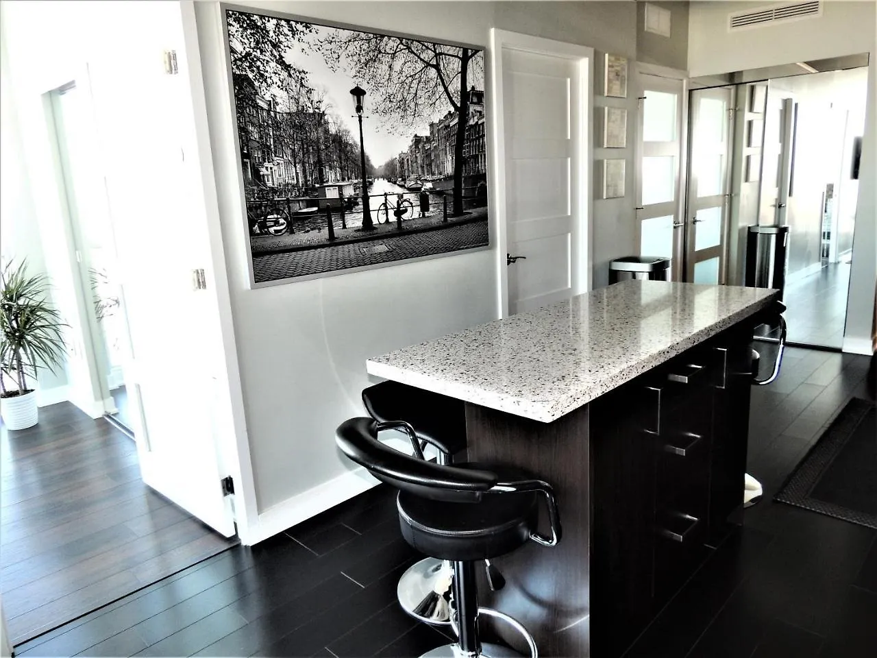 Tvhr - Luxury Condos In Heart Of Downtown Toronto