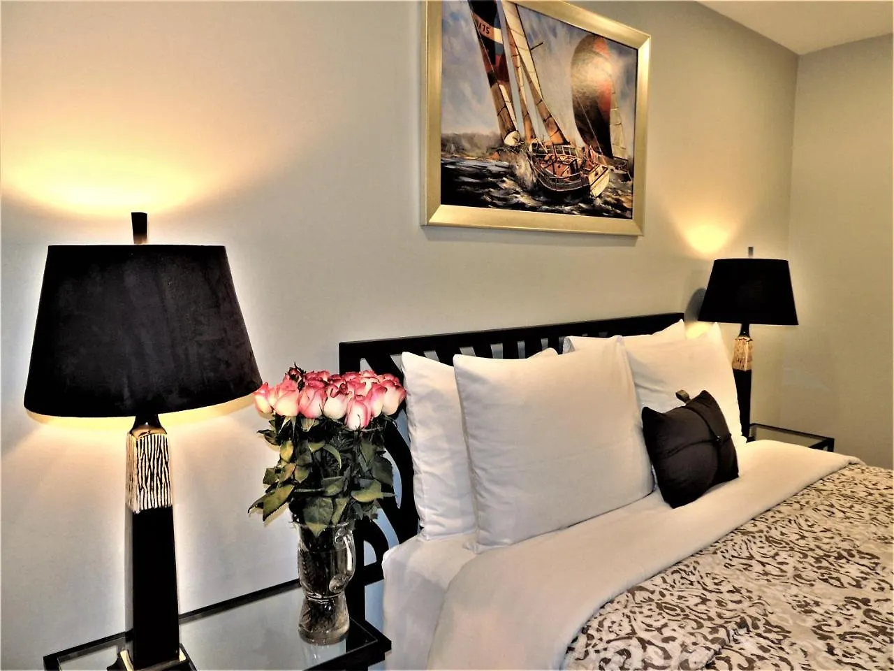Apartment Tvhr - Luxury Condos In Heart Of Downtown Toronto Canada