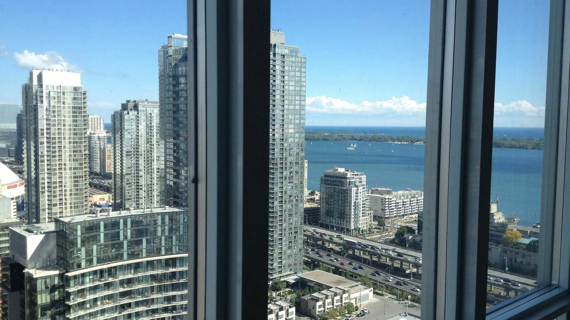 Tvhr - Luxury Condos In Heart Of Downtown Toronto